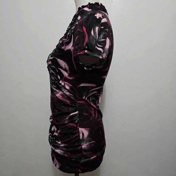 Maurices Rose Floral Ruffle V Neck Top Short Sleeve Ruched Blouse Medium - Picture 3 of 8